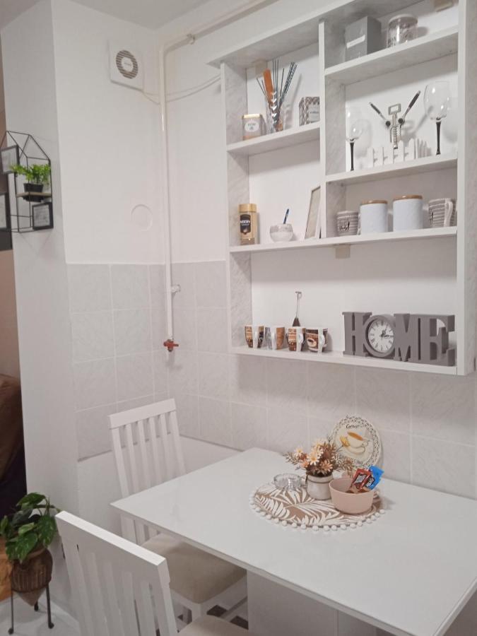 Apartman Breza Ruma Eksteriør billede