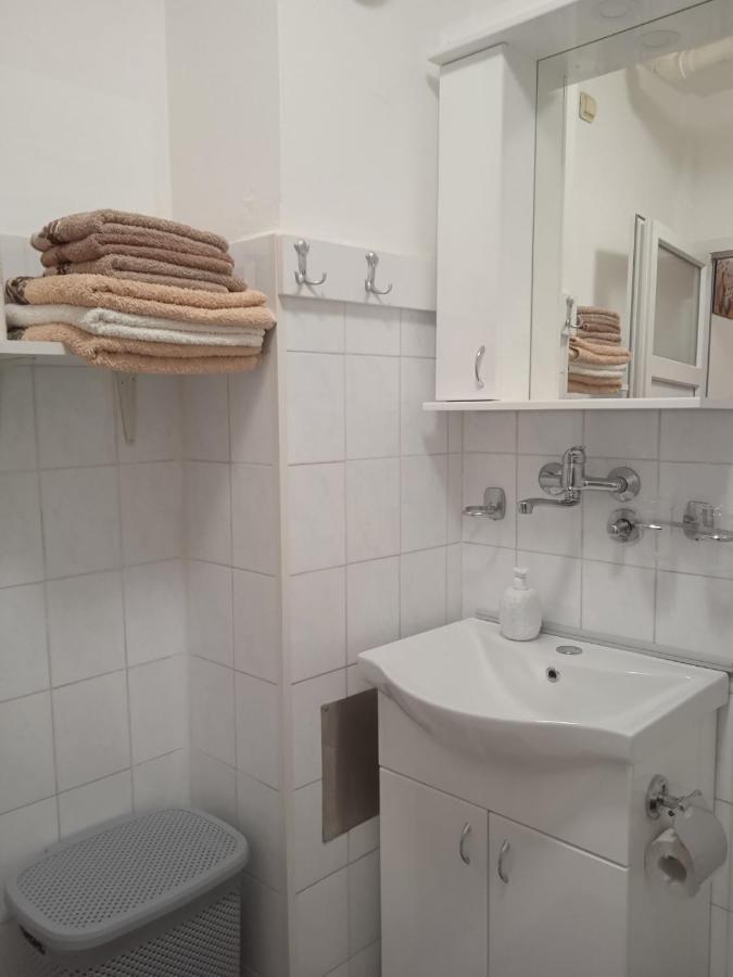 Apartman Breza Ruma Eksteriør billede