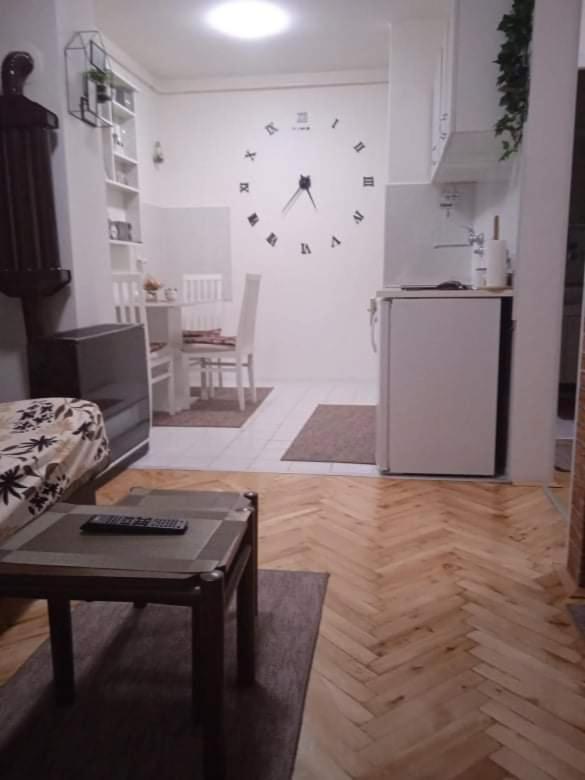 Apartman Breza Ruma Eksteriør billede
